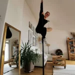 Klettern an Polestange mit Deckenhalterung